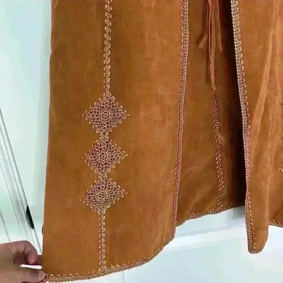 Mechant Womens Embroidered Vest Size M Brown Sleeveless Tie Front Mid Length - Picture 7 of 12